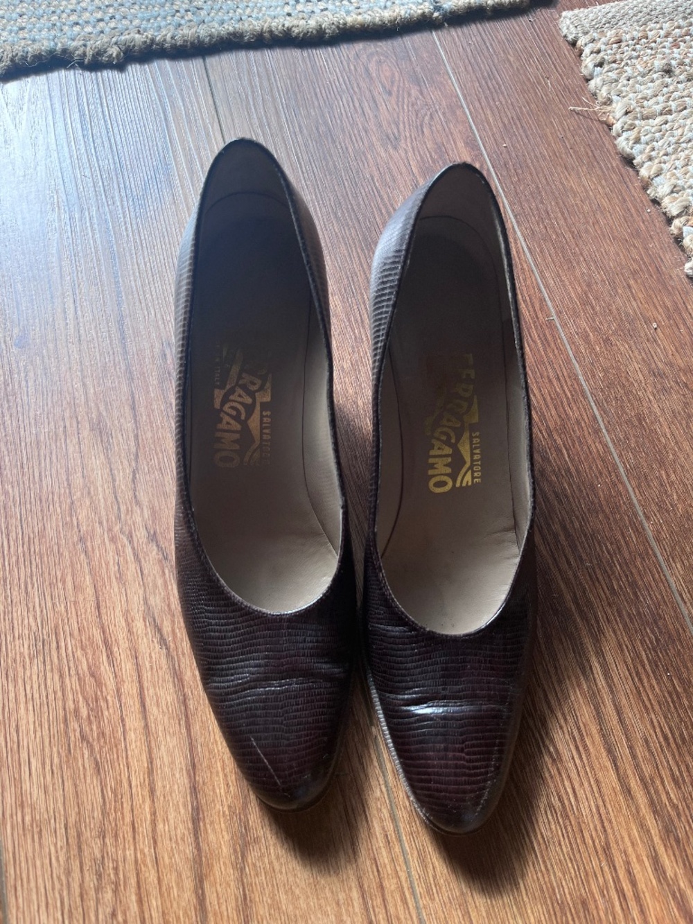 Feragamo leather pumps size 38